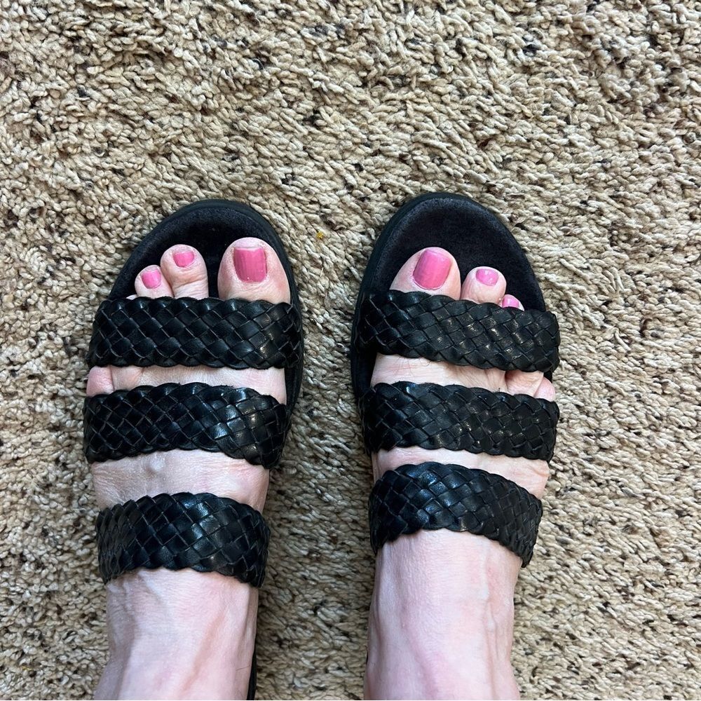 Rockport Braided Leather Slide Sandals with Wedge Heels. Sz 9. Great Condition!